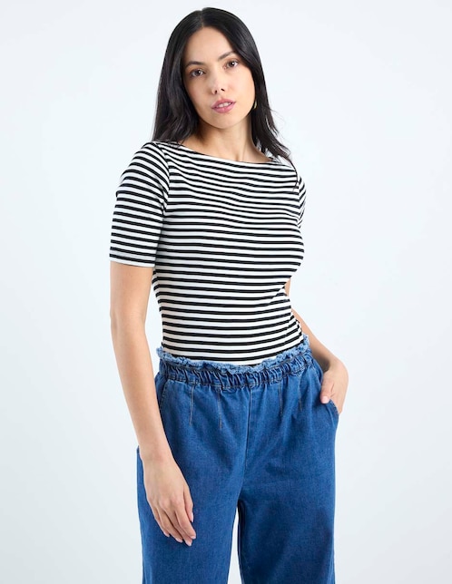Playera manga corta cuello redondo para mujer