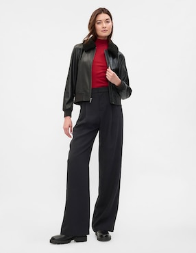 Playera Gap cuello alto para mujer