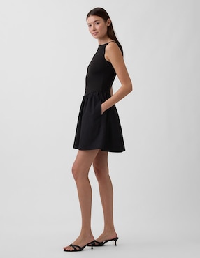 Vestido corto de fiesta escote regular