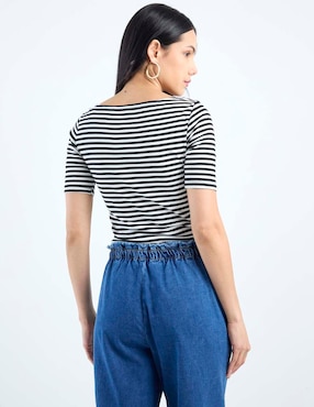 Playera manga corta cuello redondo para mujer