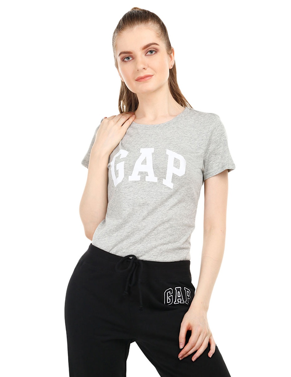 Playera GAP logotipo cuello redondo corte regular en GAP