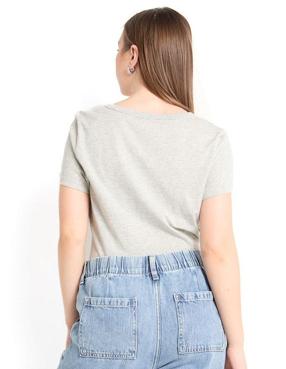 Playera manga corta cuello V para mujer 2