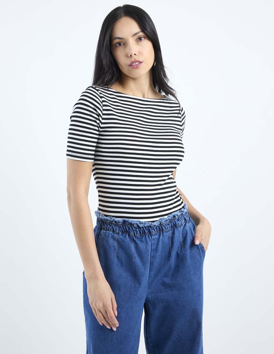 Playera manga corta cuello redondo para mujer